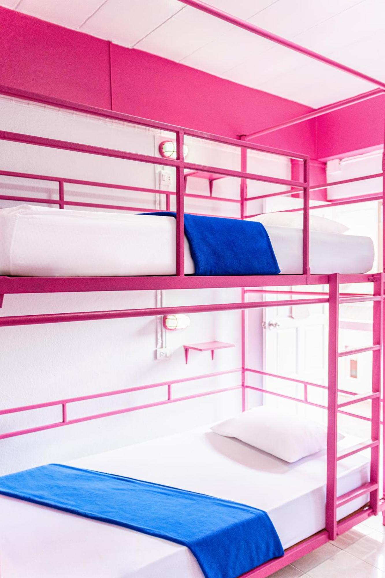 Hostal Slumber Party